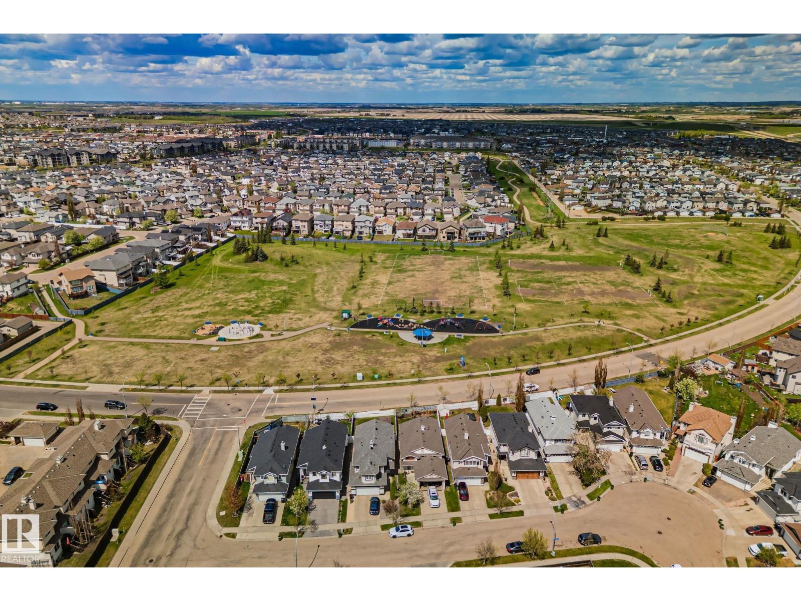 15608 44 ST NW - 38