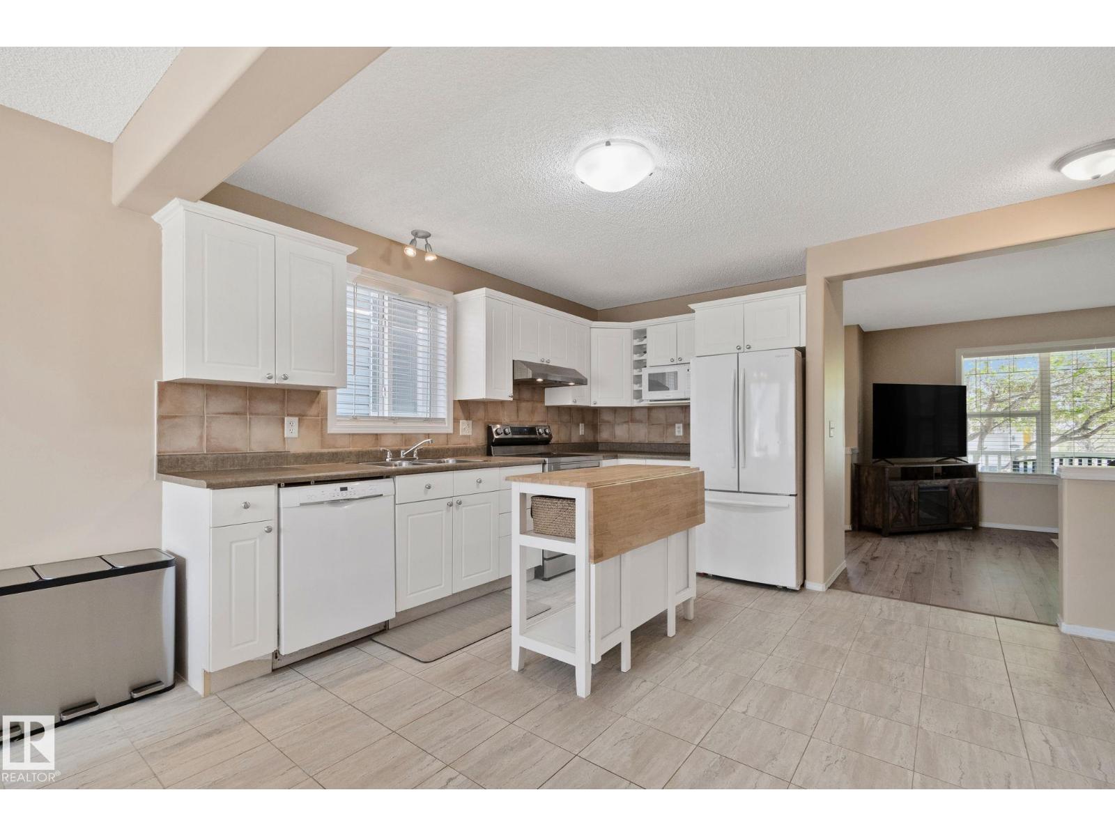15608 44 ST NW - 7
