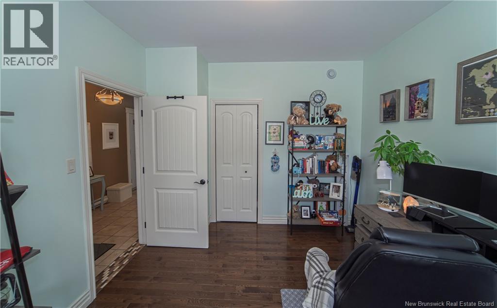566 Canada Street - 29