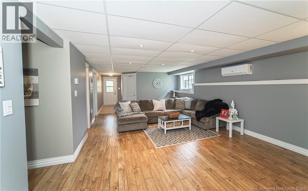 566 Canada Street - 36