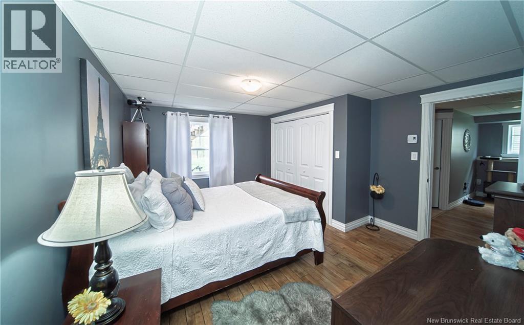 566 Canada Street - 37