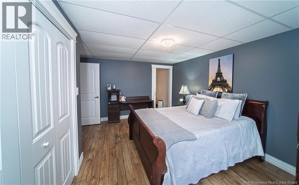 566 Canada Street - 38