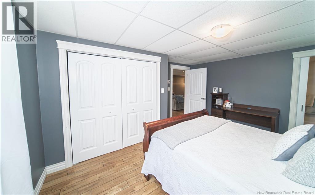 566 Canada Street - 39