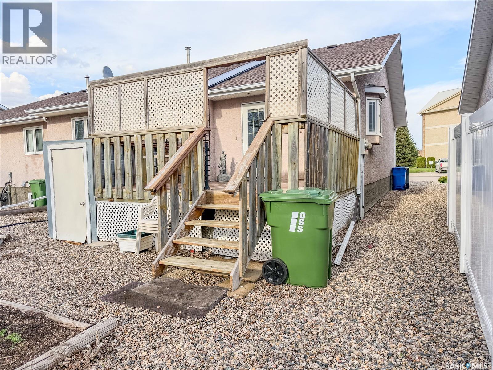 52 Russell DRIVE - 37