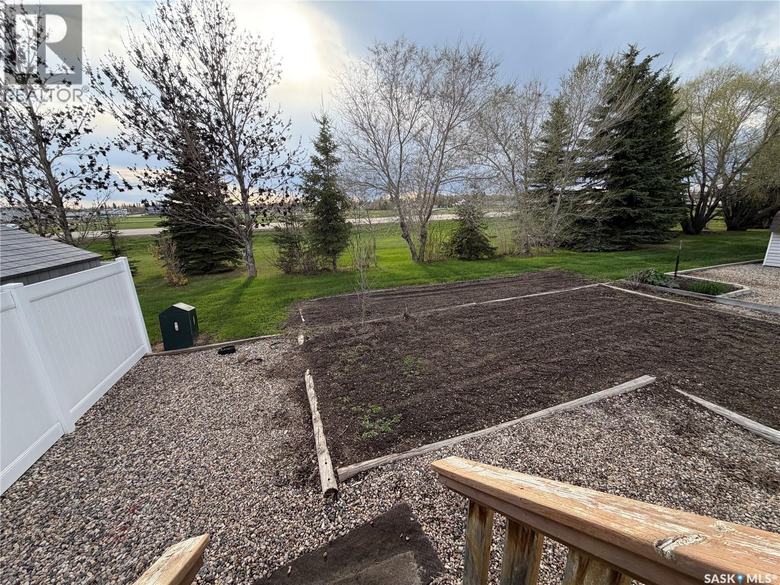 52 Russell DRIVE - 39