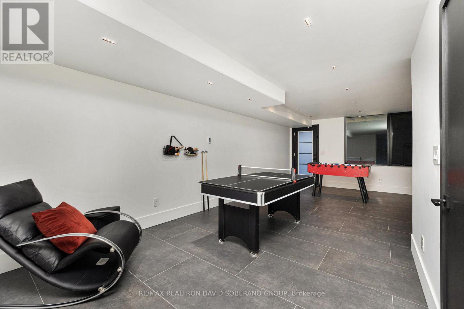 102 ULSTER STREET - 37