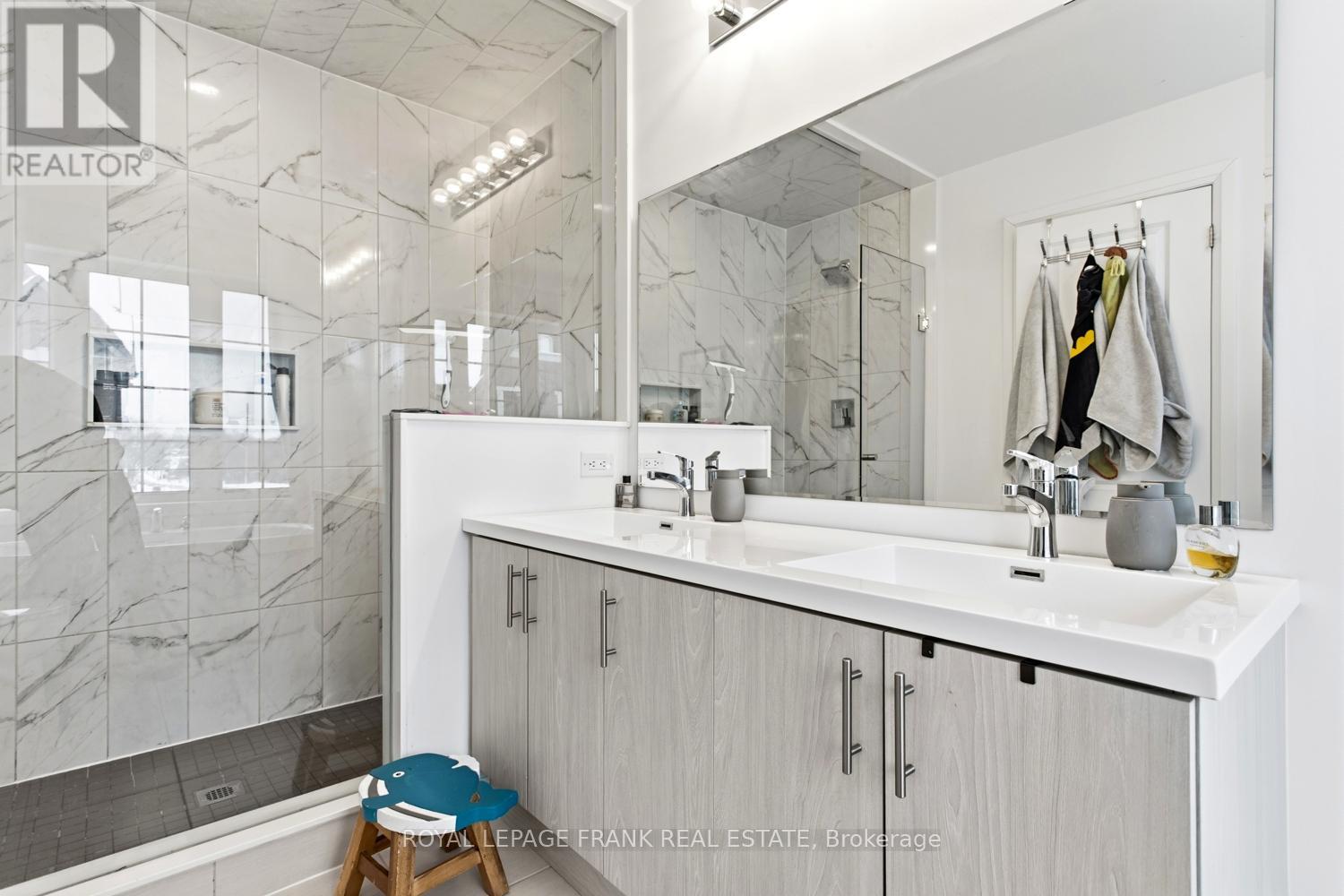58 SELFRIDGE WAY - 18