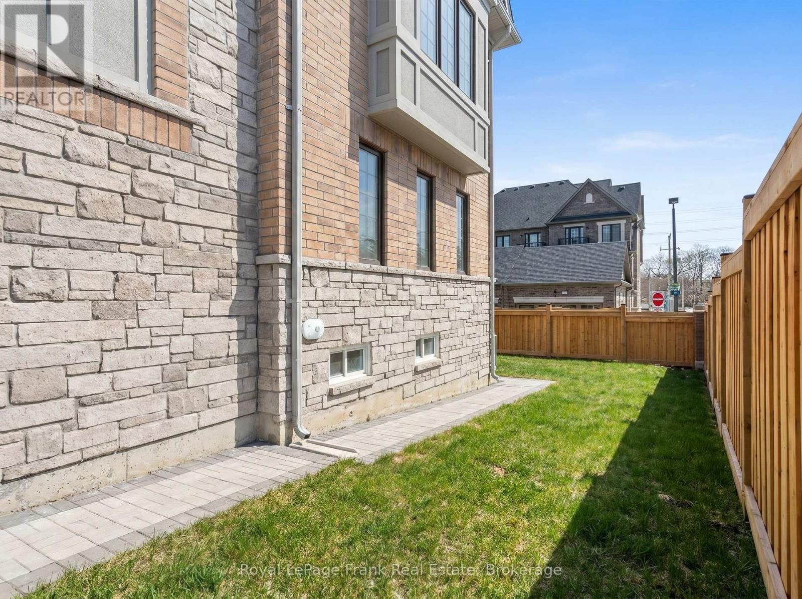 58 SELFRIDGE WAY - 26