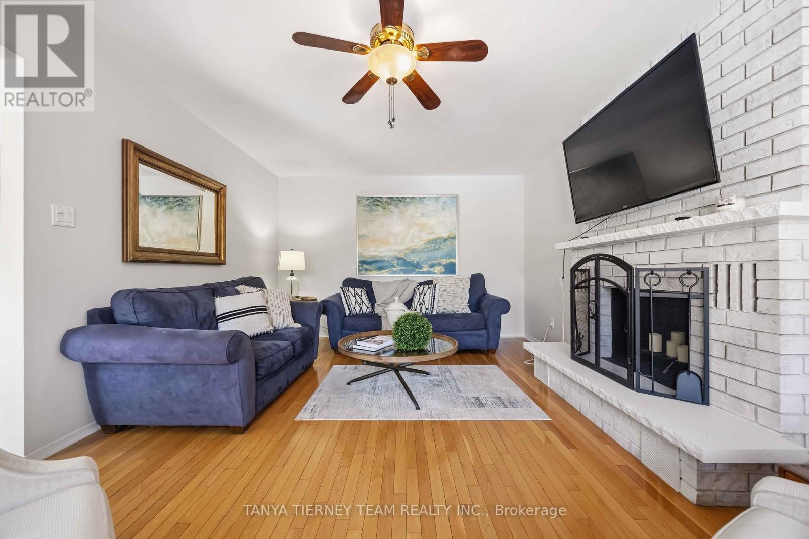 24 FERNWAY CRESCENT - 21