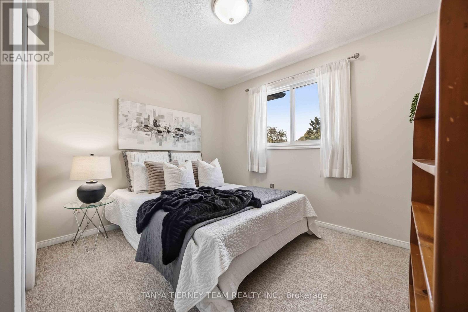 24 FERNWAY CRESCENT - 33