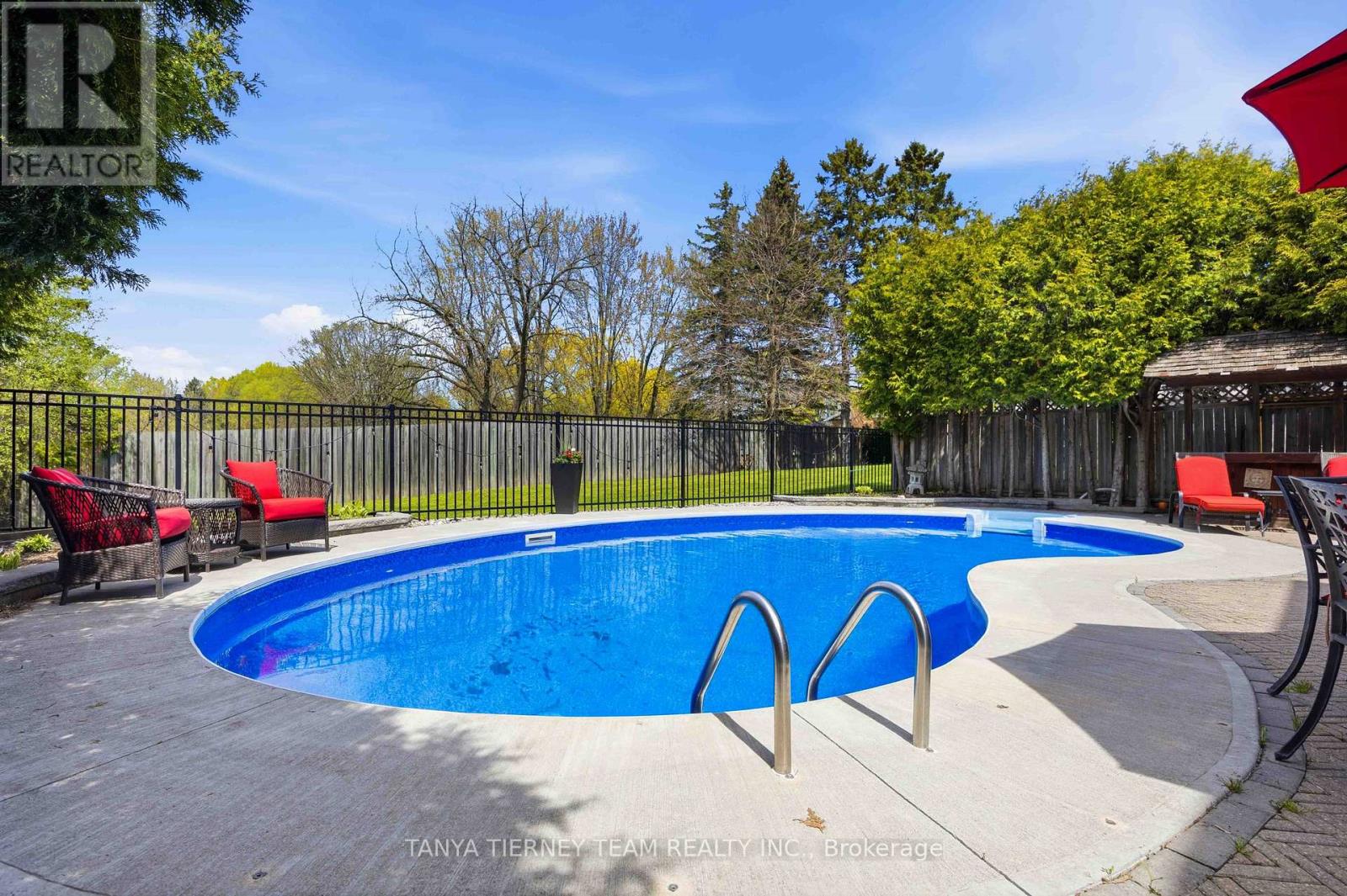 24 FERNWAY CRESCENT - 48