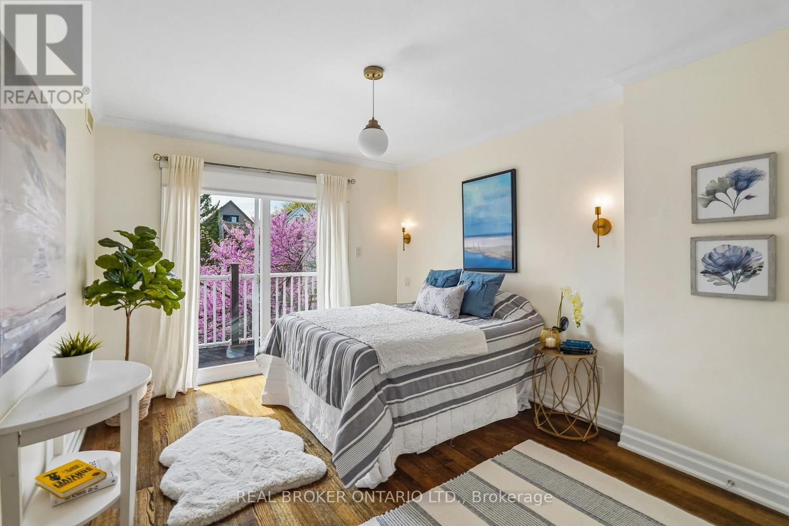 20 BROOKMOUNT ROAD - 21