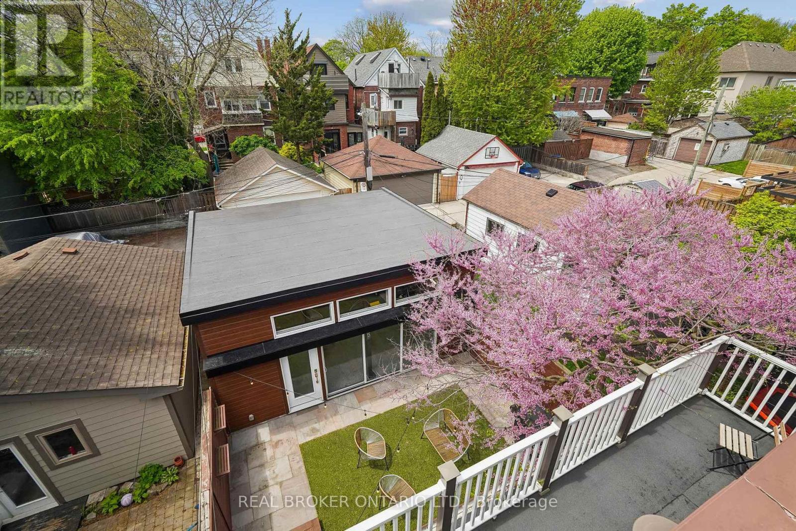 20 BROOKMOUNT ROAD - 23