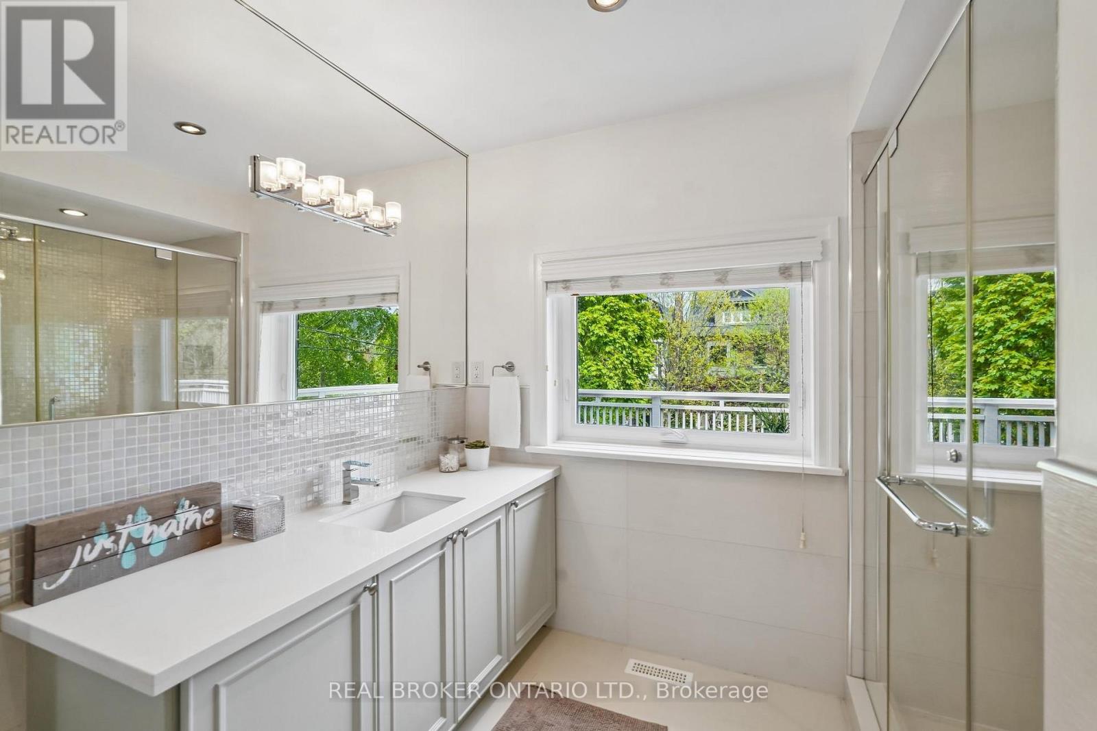20 BROOKMOUNT ROAD - 27