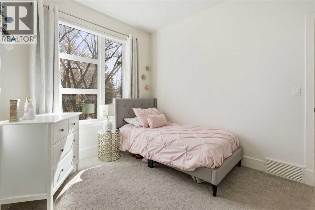 2825 26 Street SW - 31