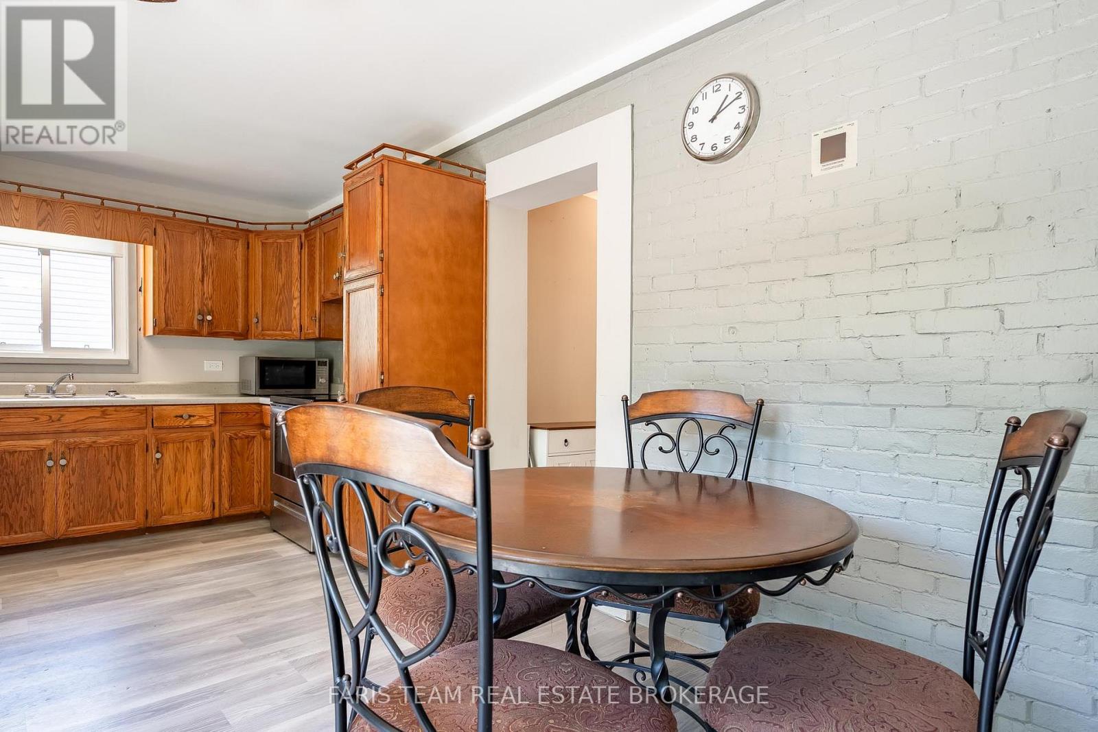 261 JAMES STREET E - 10