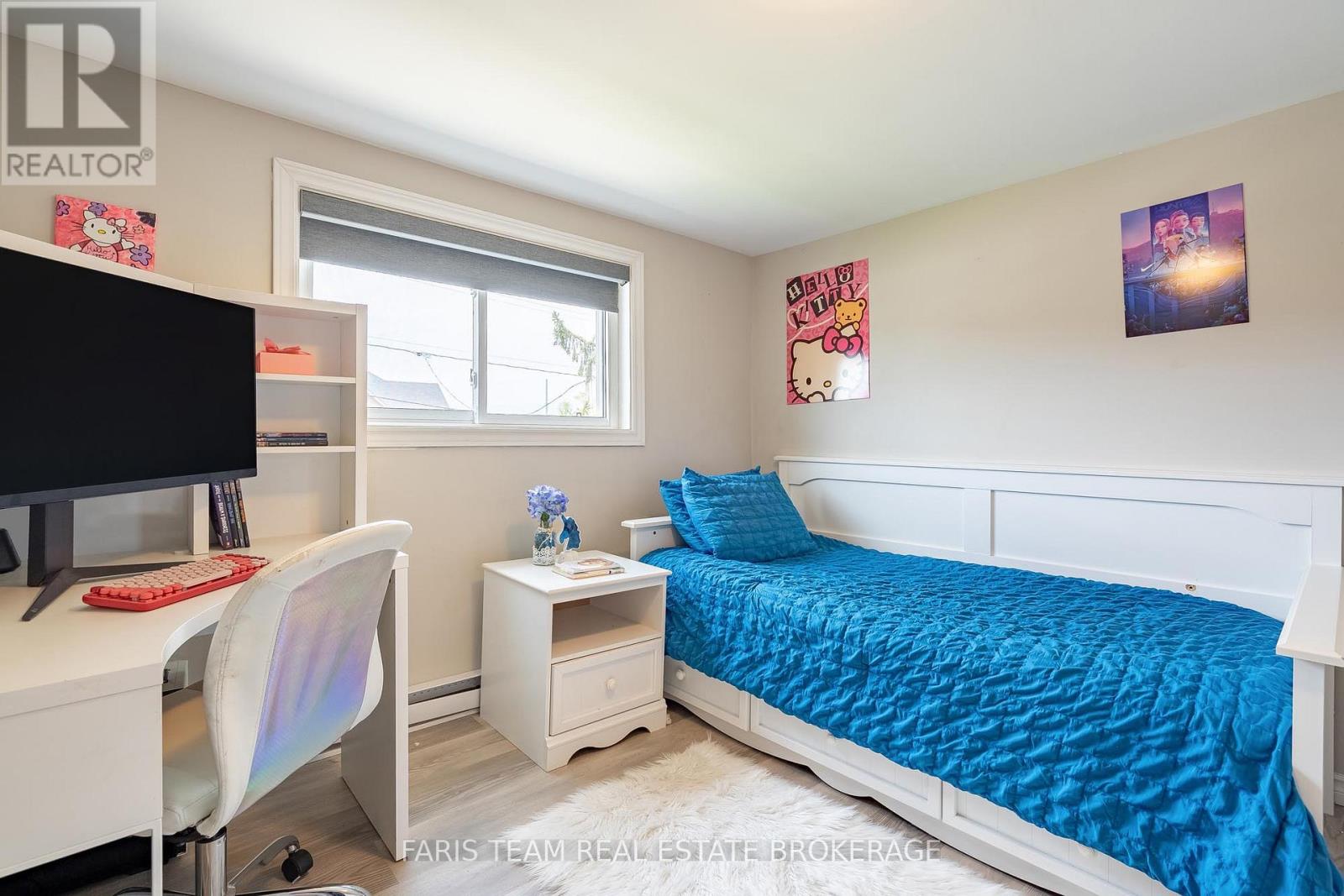 261 JAMES STREET E - 23