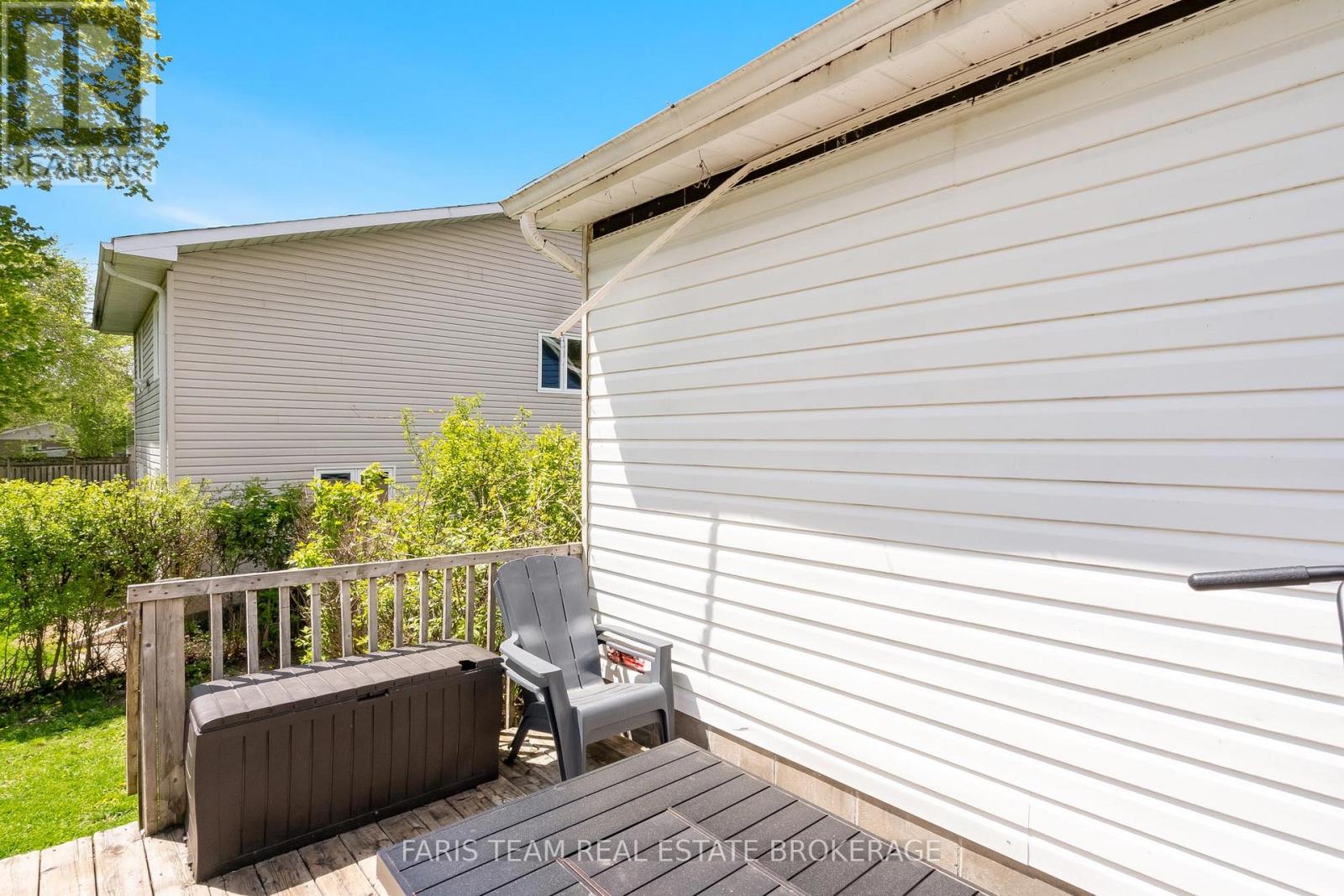 261 JAMES STREET E - 30