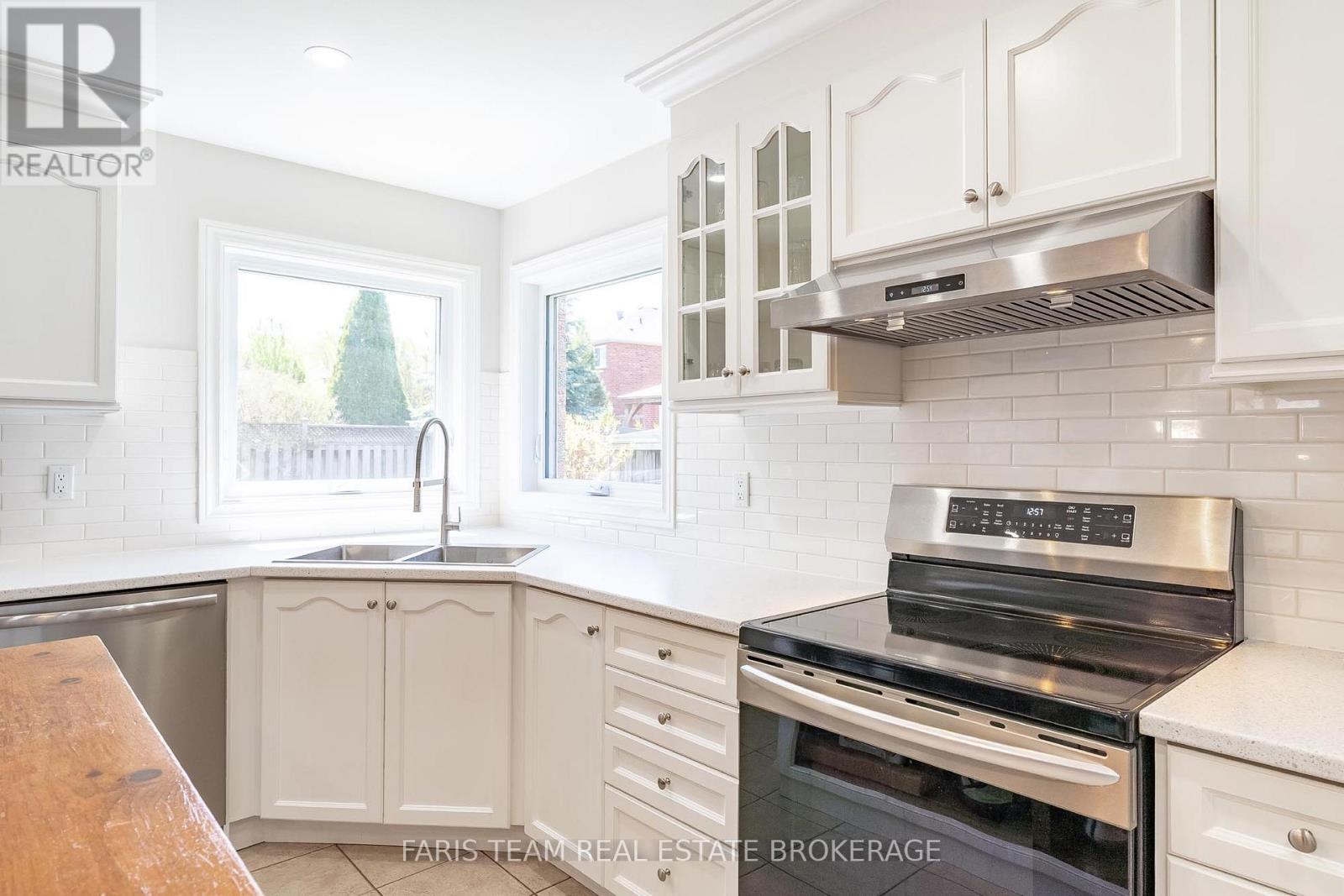 23 BLUEWATER TRAIL - 8