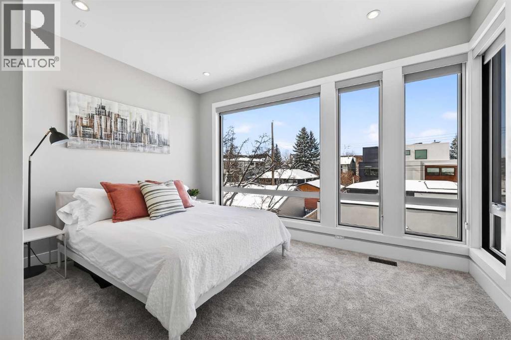 4905 21 Street SW - 31
