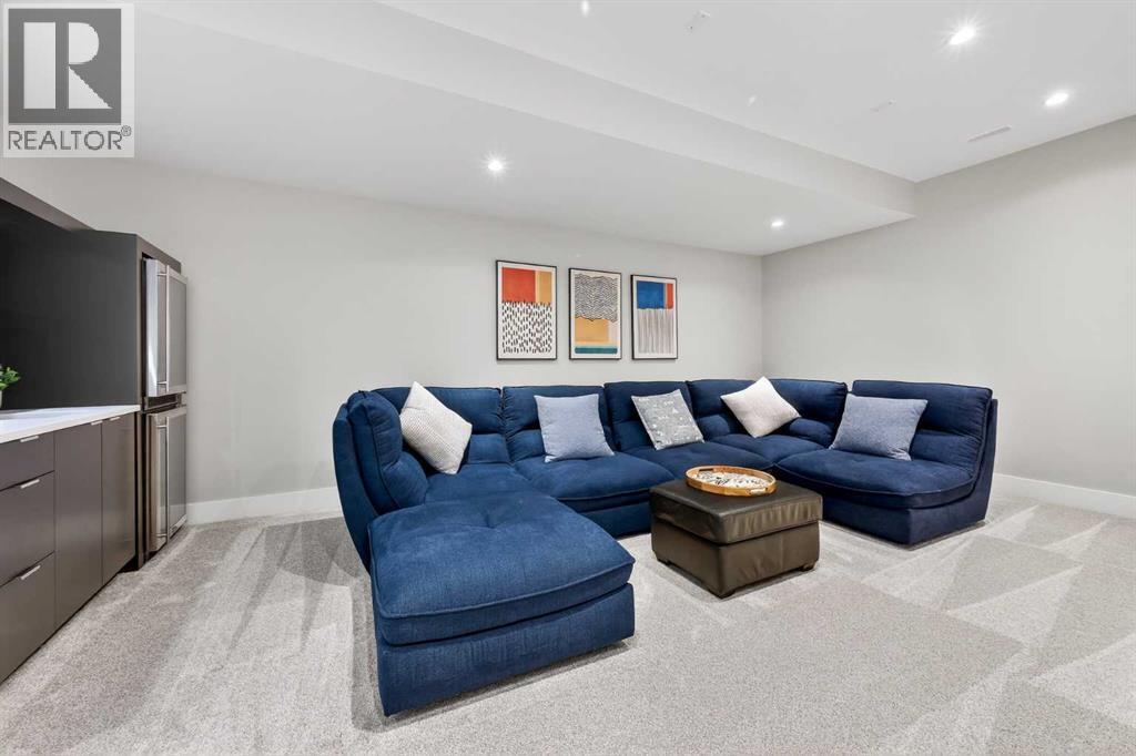 4905 21 Street SW - 44