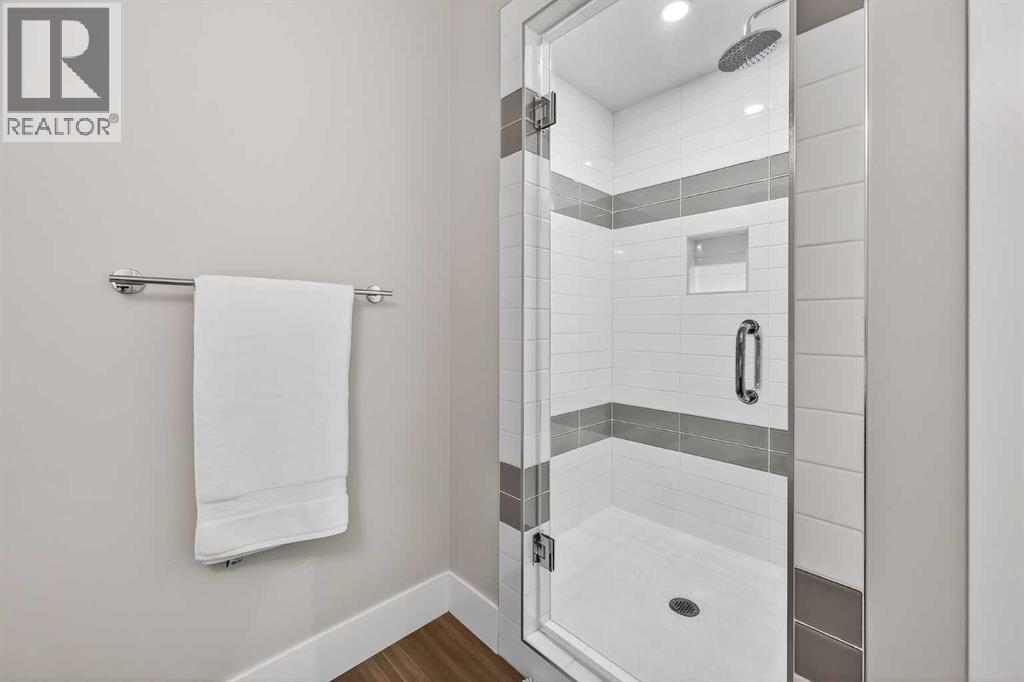 4905 21 Street SW - 49