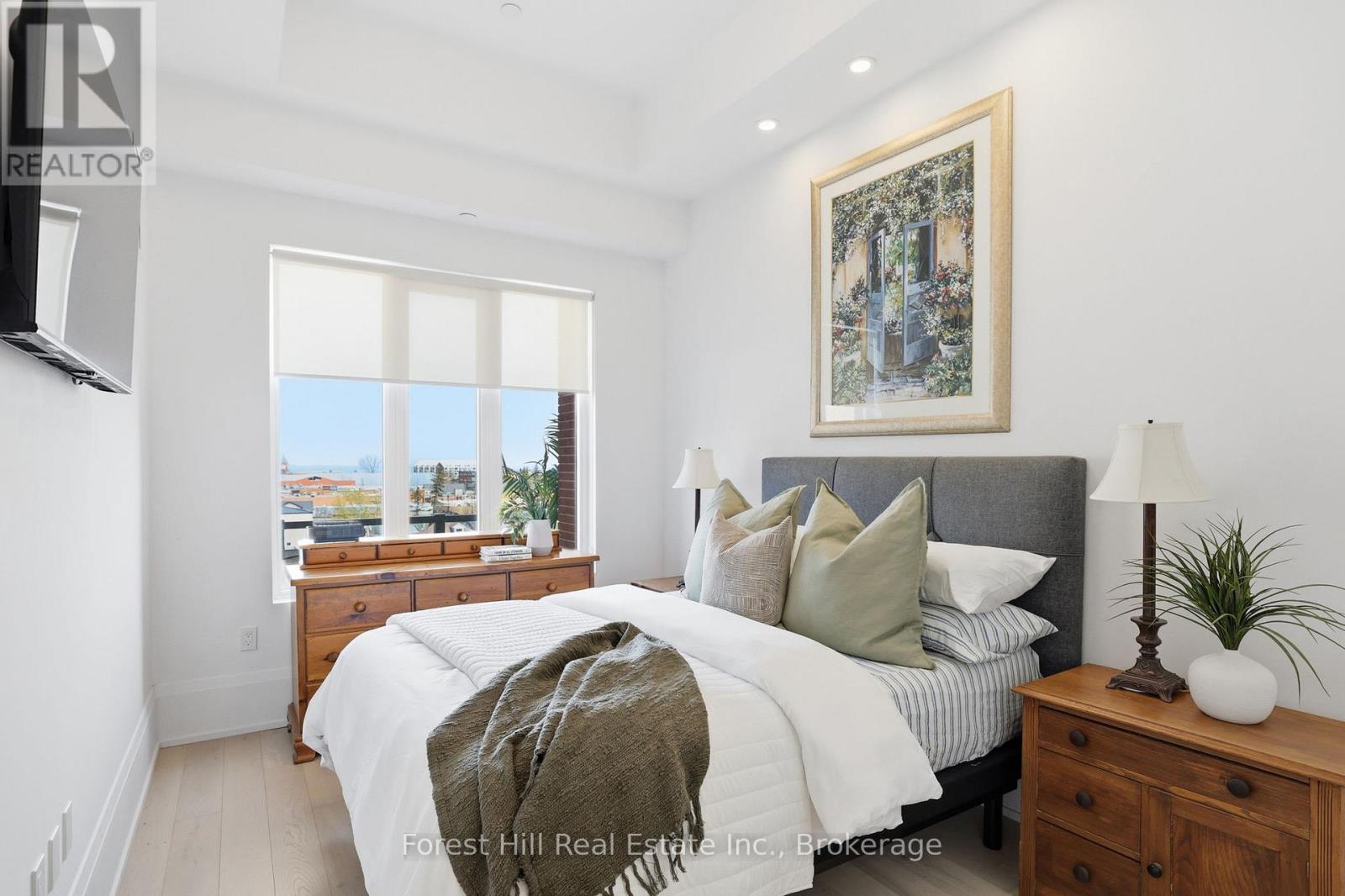 #PH 601 1 HUME STREET - 13