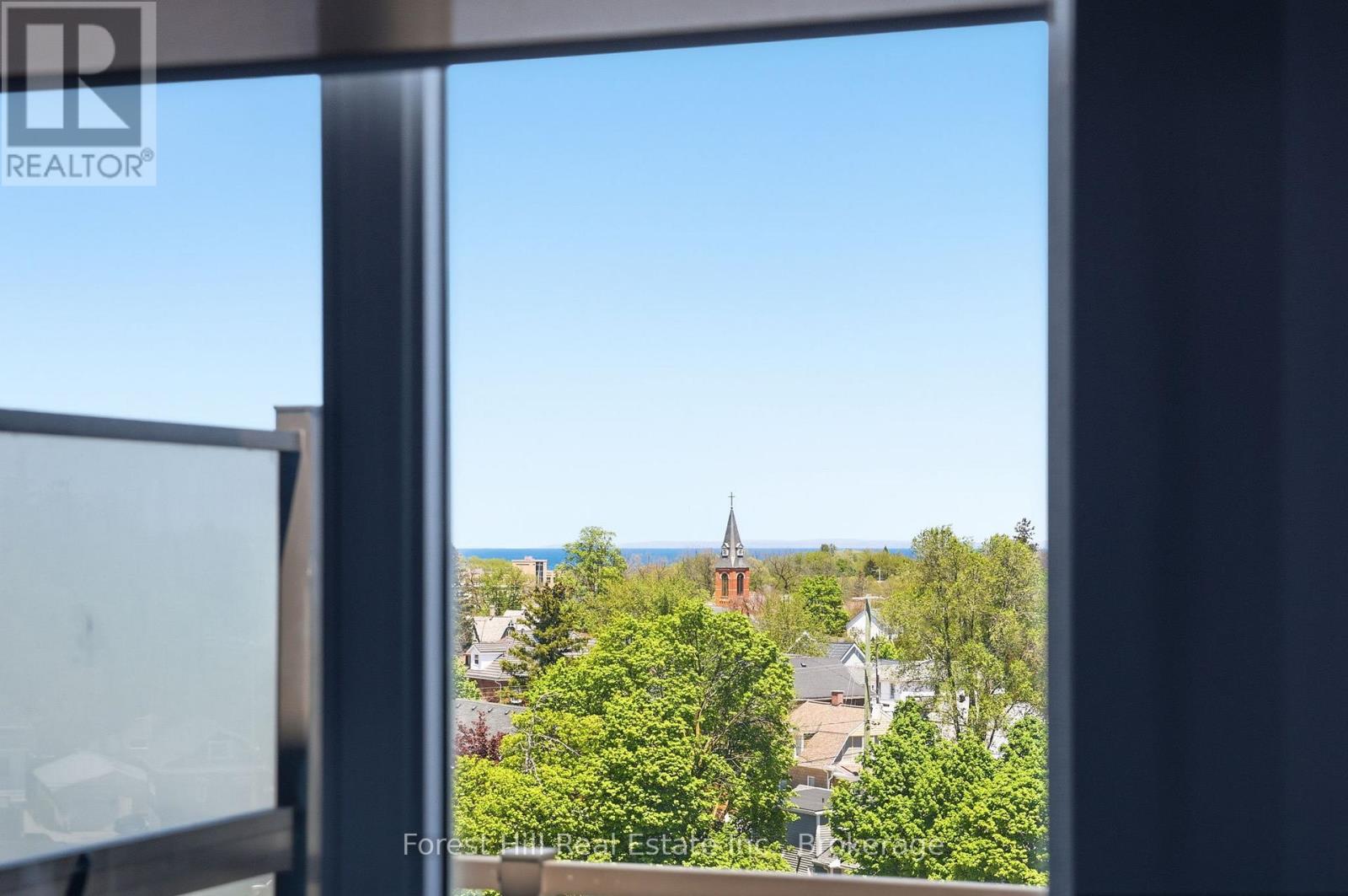 #PH 601 1 HUME STREET - 16
