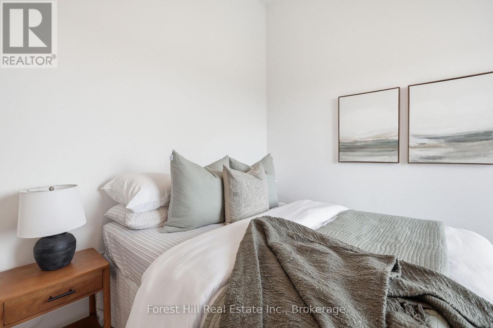 #PH 601 1 HUME STREET - 18