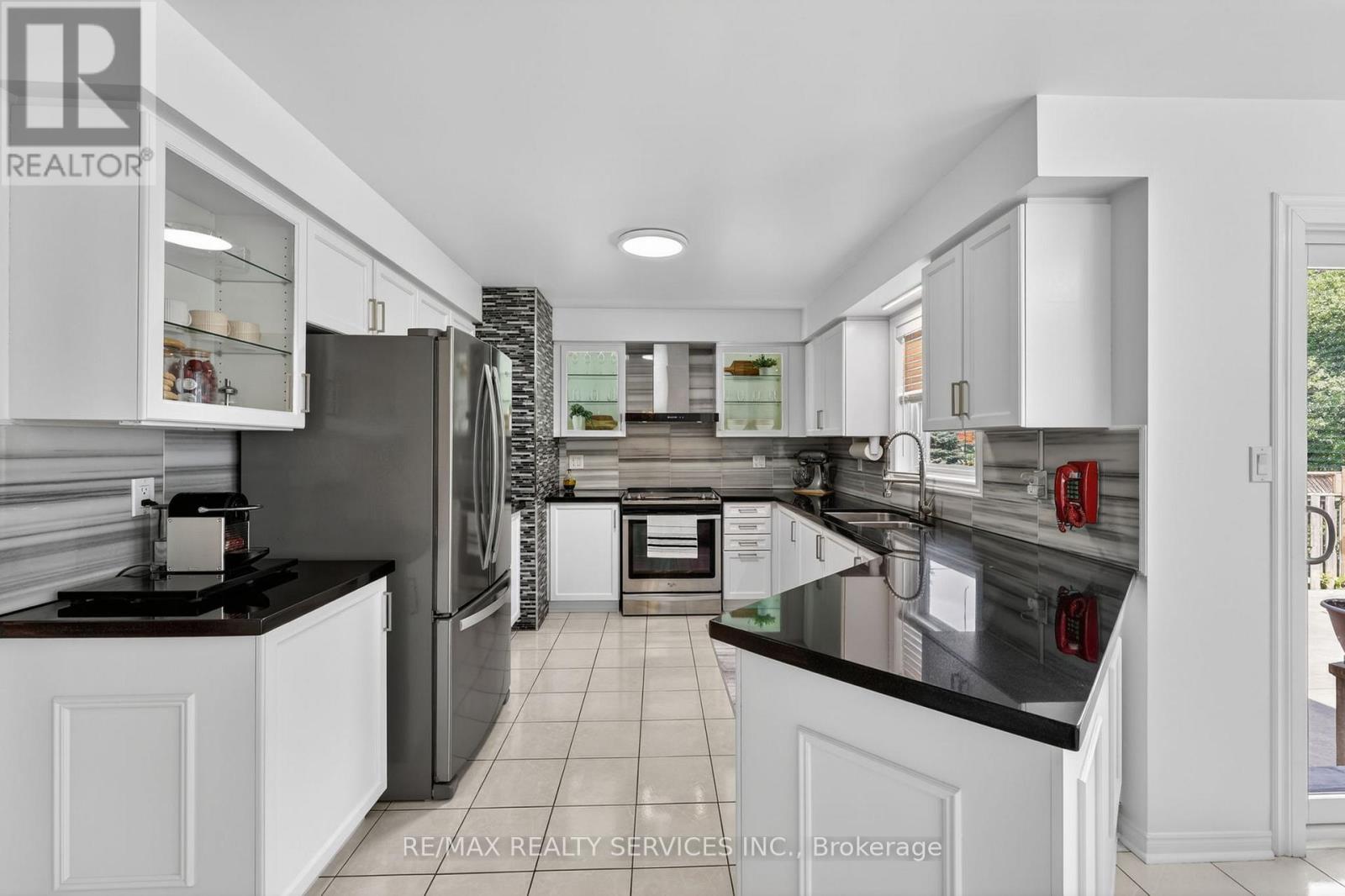150 ROYAL VALLEY DRIVE - 7