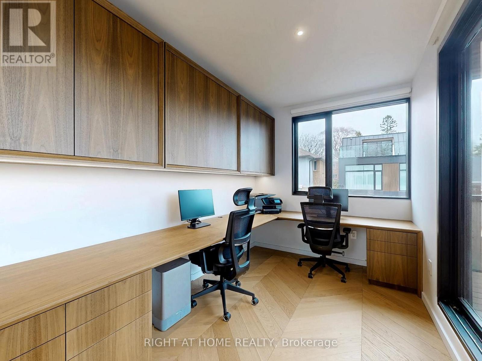 15 DURIE STREET E - 26