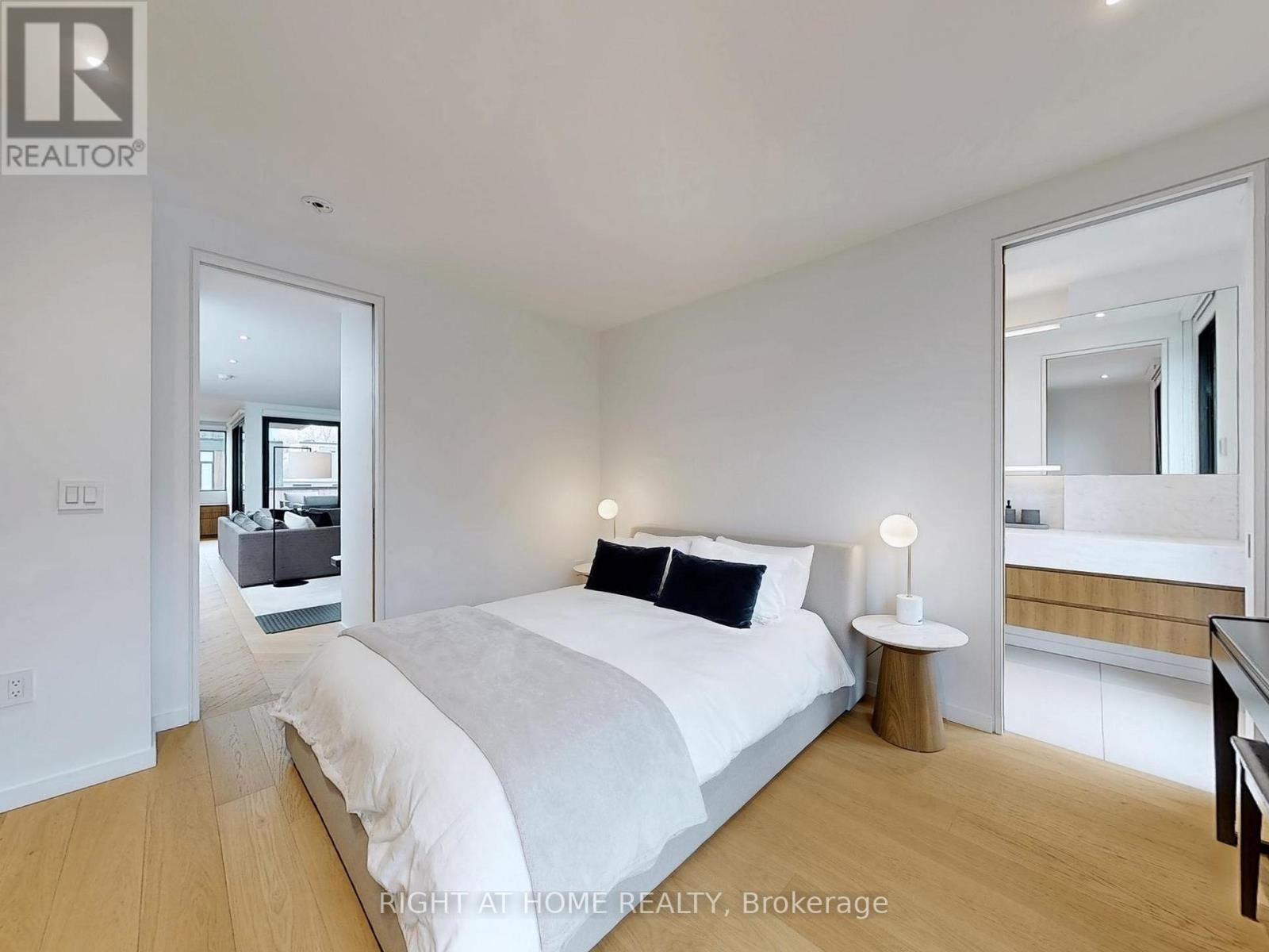 15 DURIE STREET E - 28