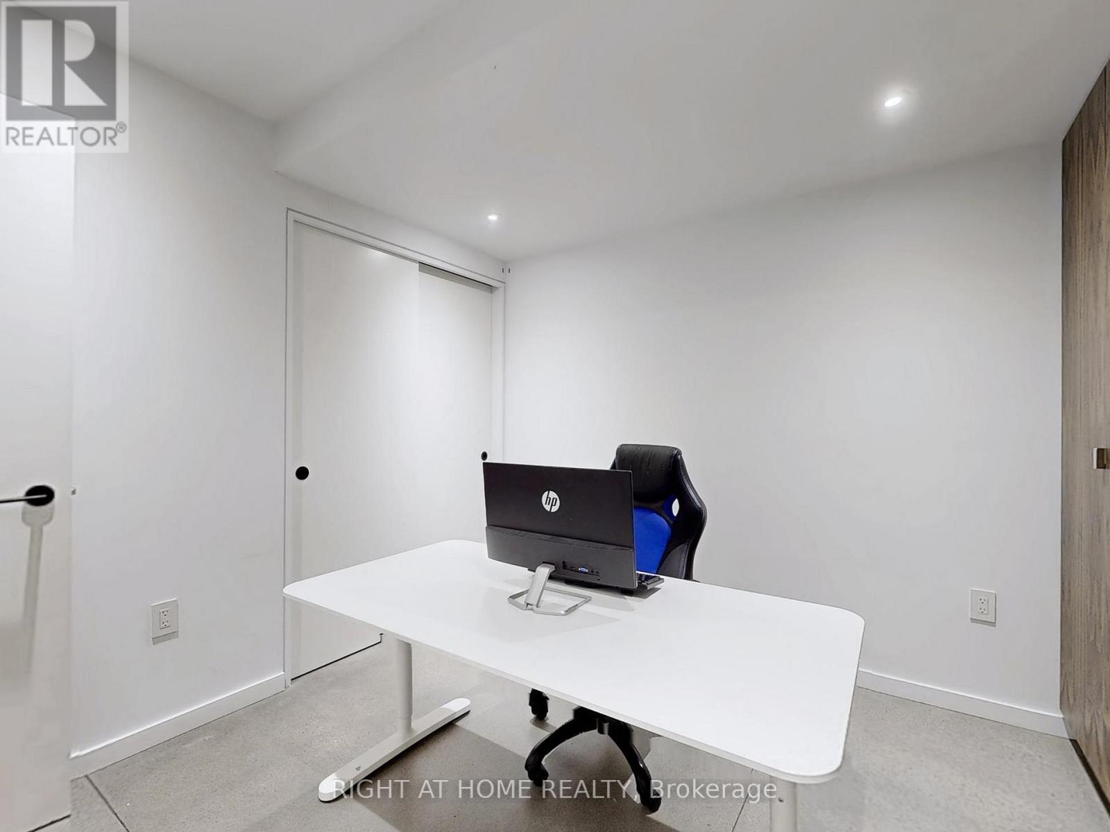 15 DURIE STREET E - 36