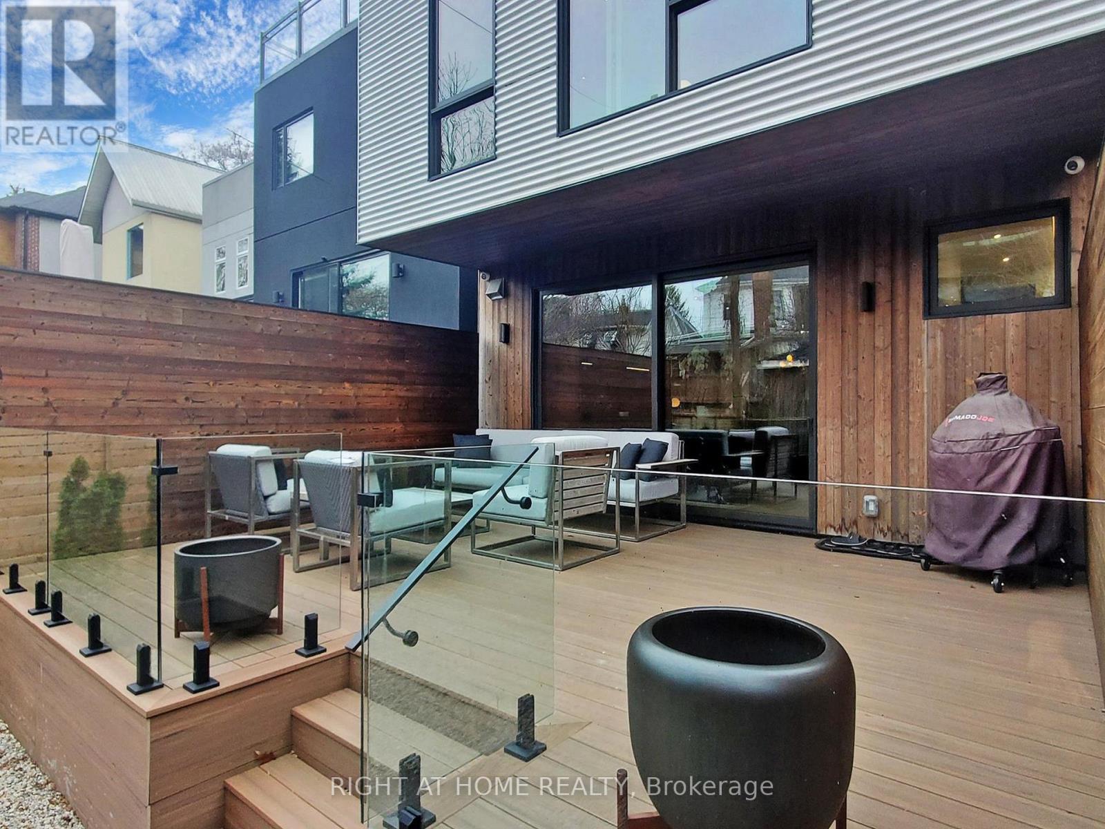 15 DURIE STREET E - 42
