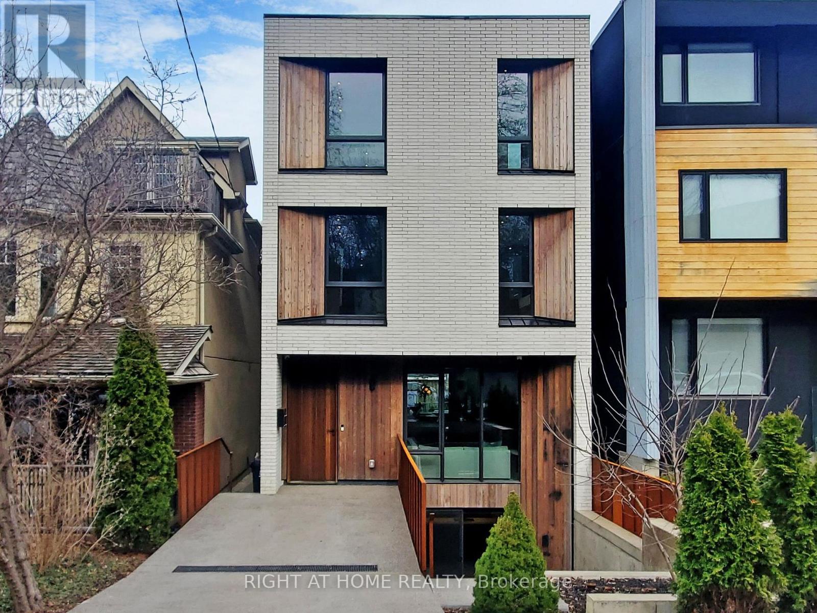 15 DURIE STREET E - 50