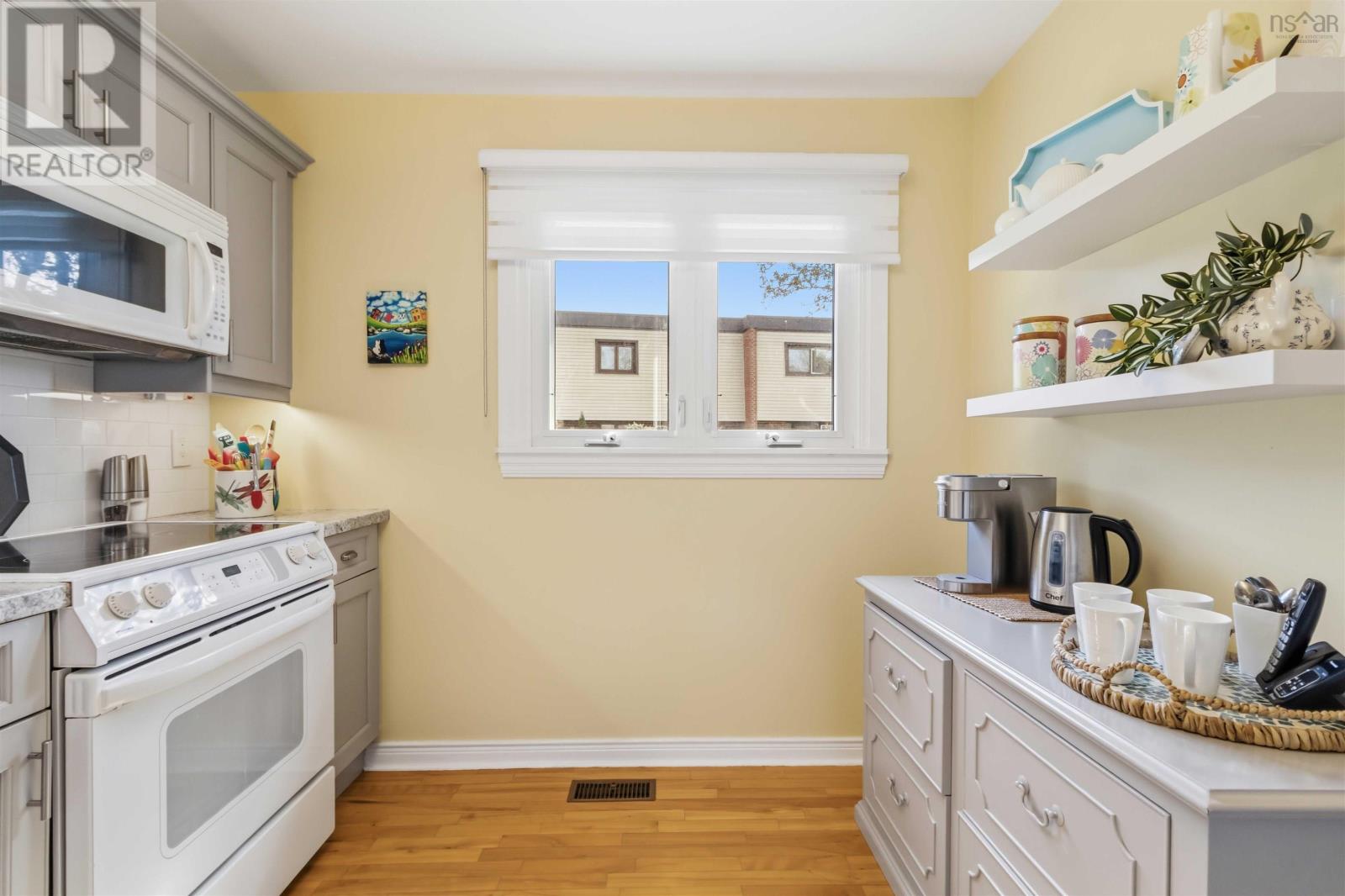 21 Forestside Crescent - 23