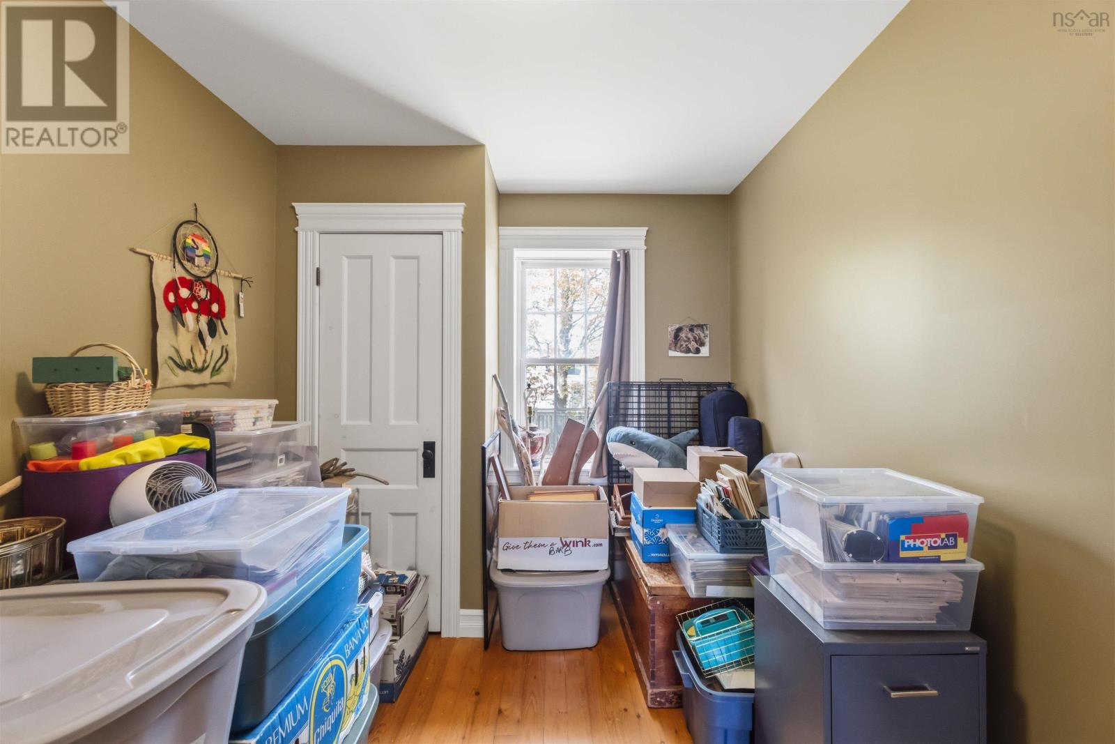 Property 25 of 37 of 32 Churchill Avenue