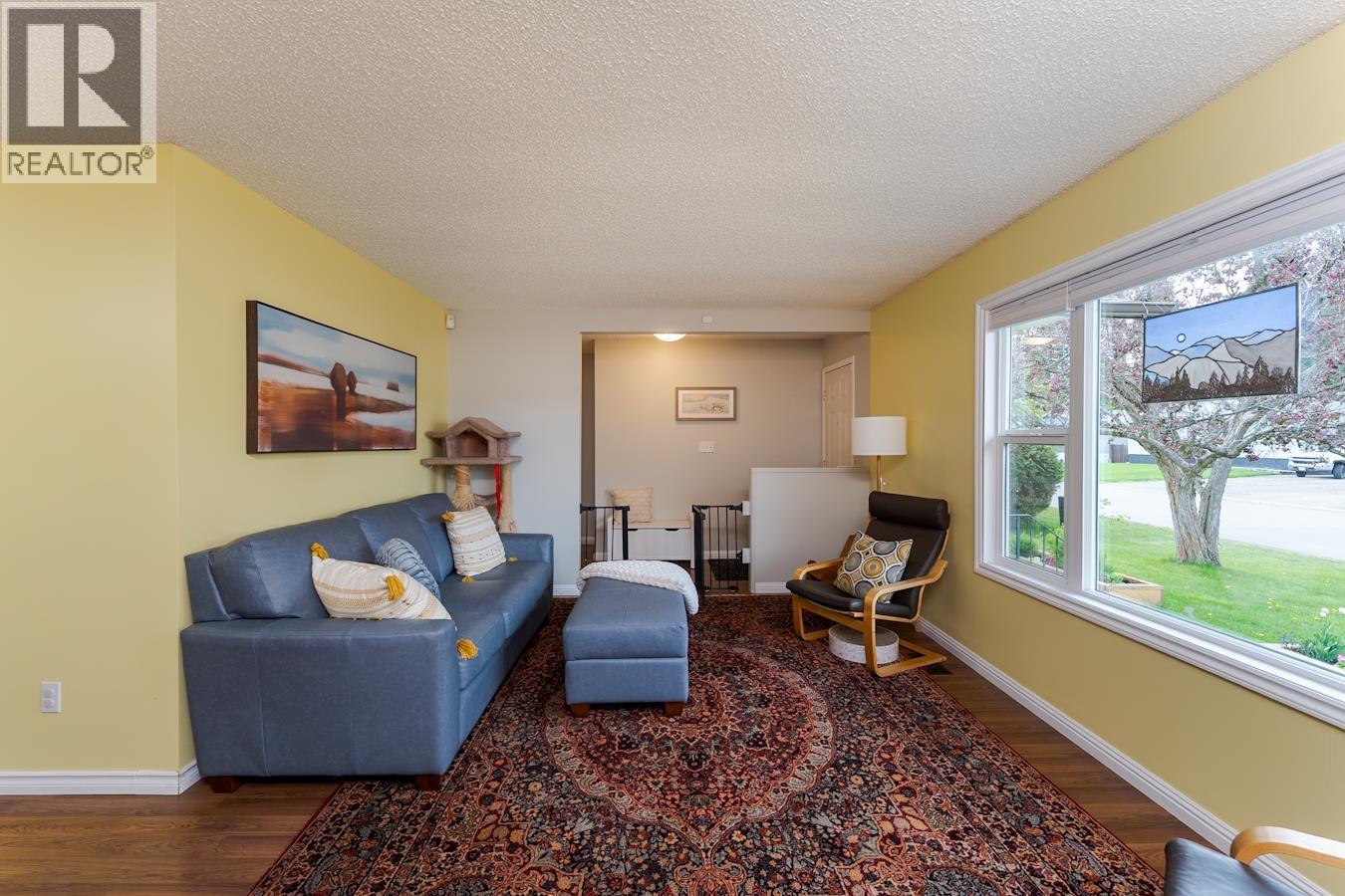 7864 LOYOLA CRESCENT - 4