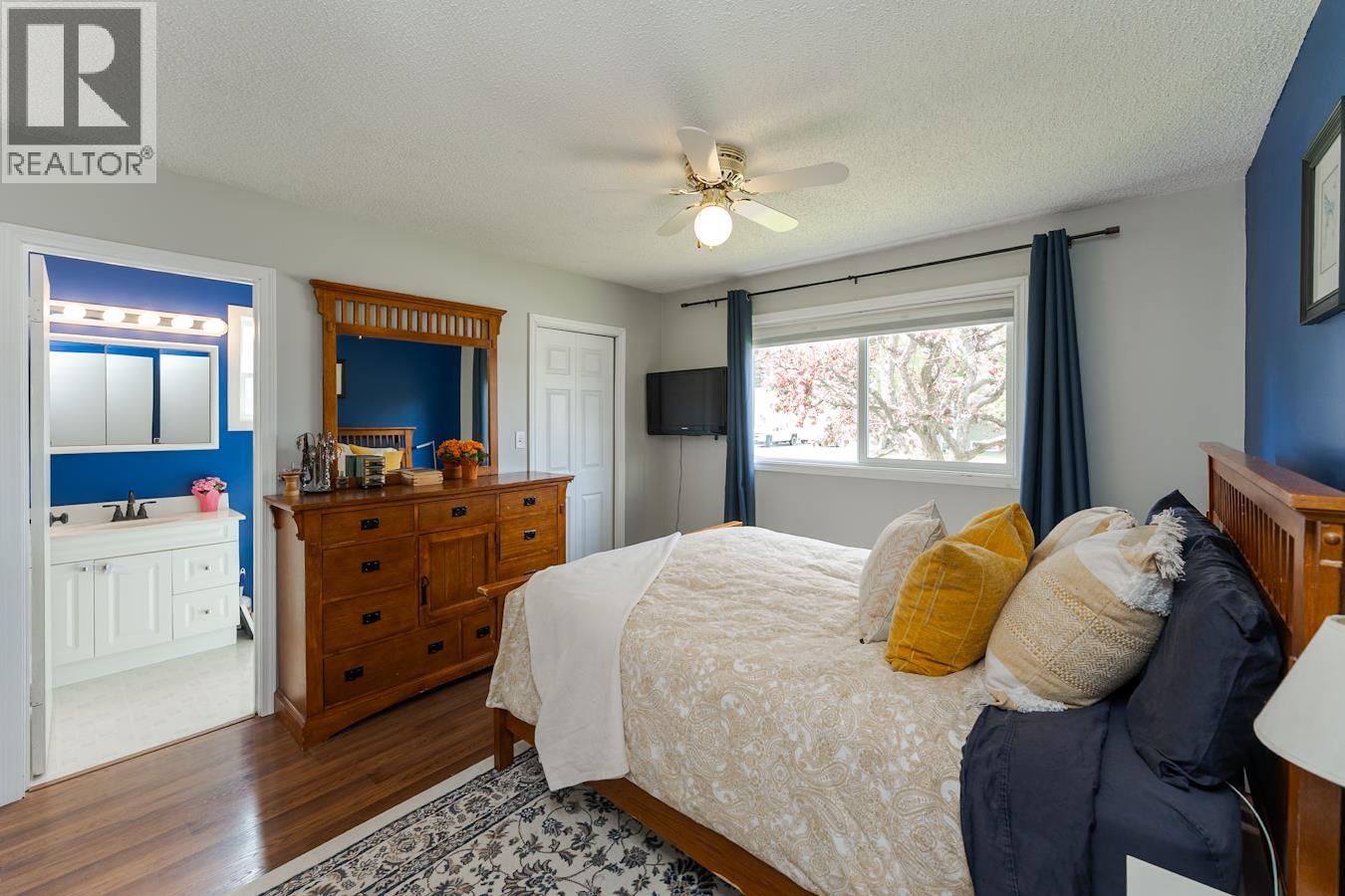 7864 LOYOLA CRESCENT - 11
