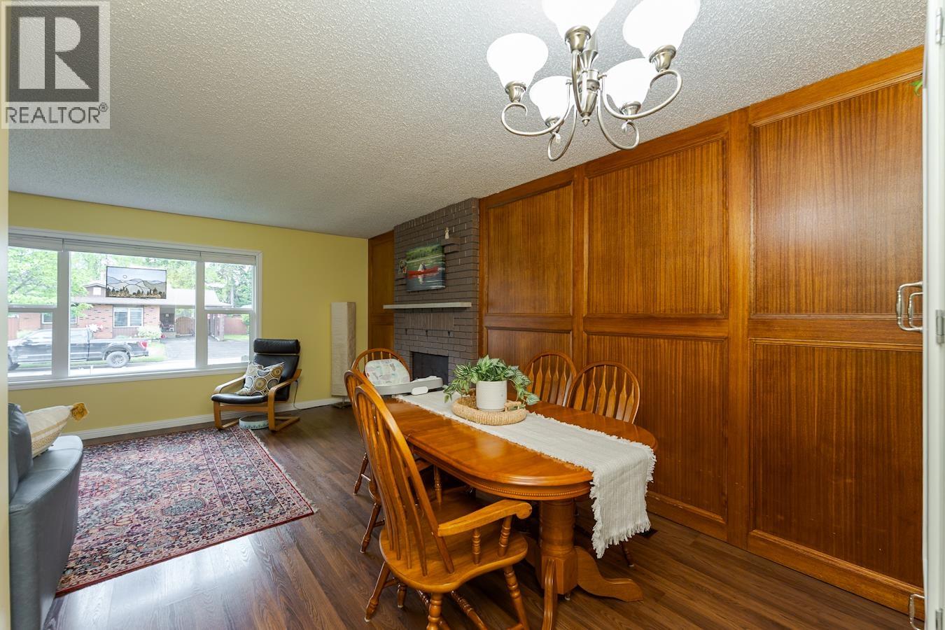 7864 LOYOLA CRESCENT - 7