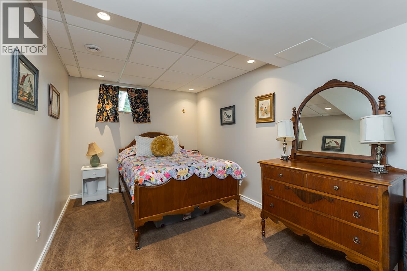 7864 LOYOLA CRESCENT - 22