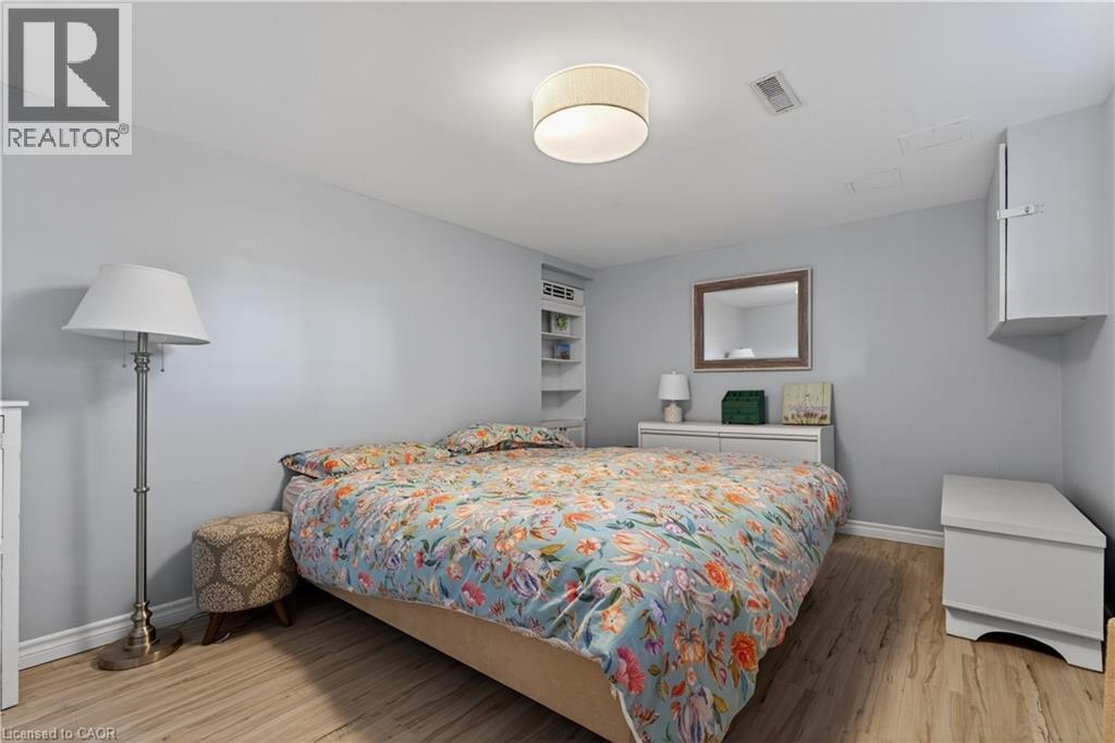 215 IONA Avenue - 44
