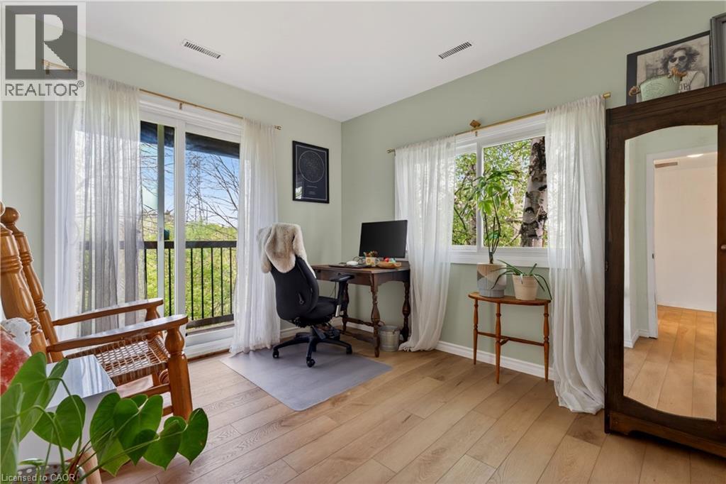 215 IONA Avenue - 32