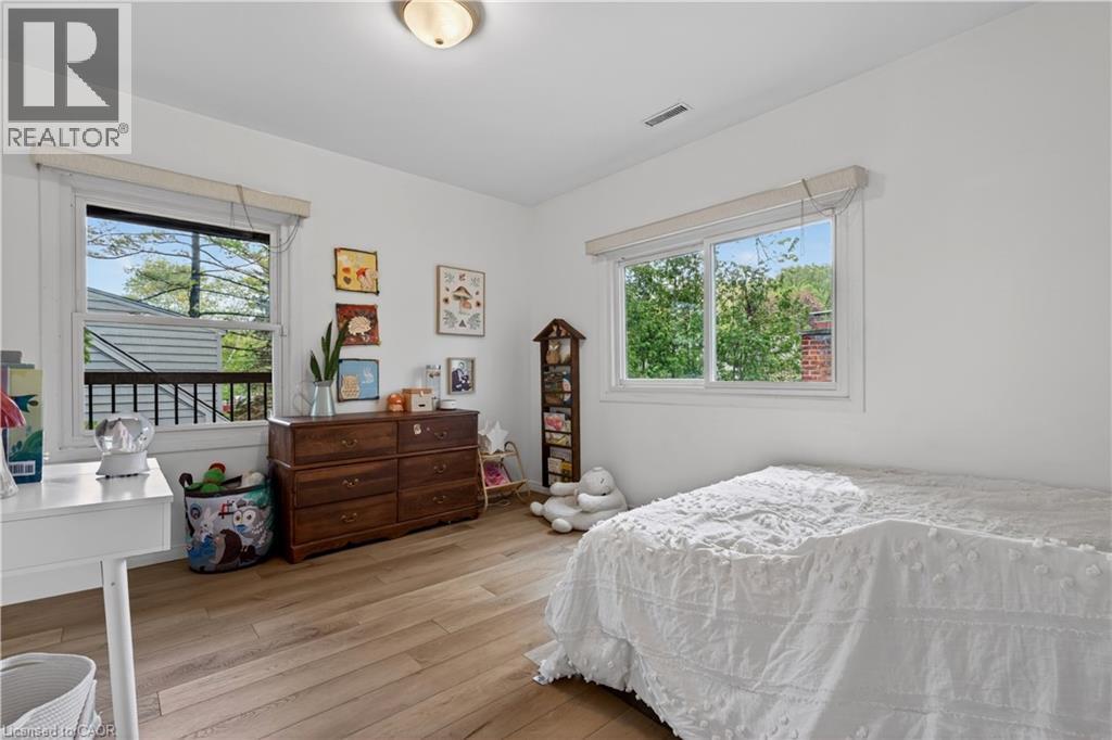 215 IONA Avenue - 28