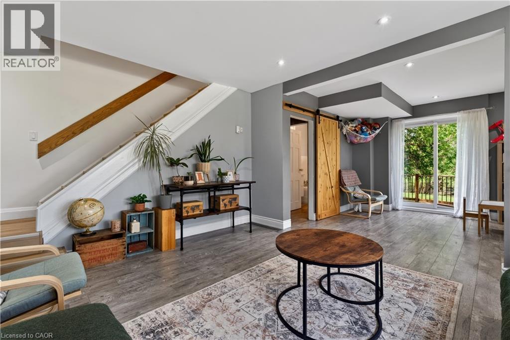 215 IONA Avenue - 10