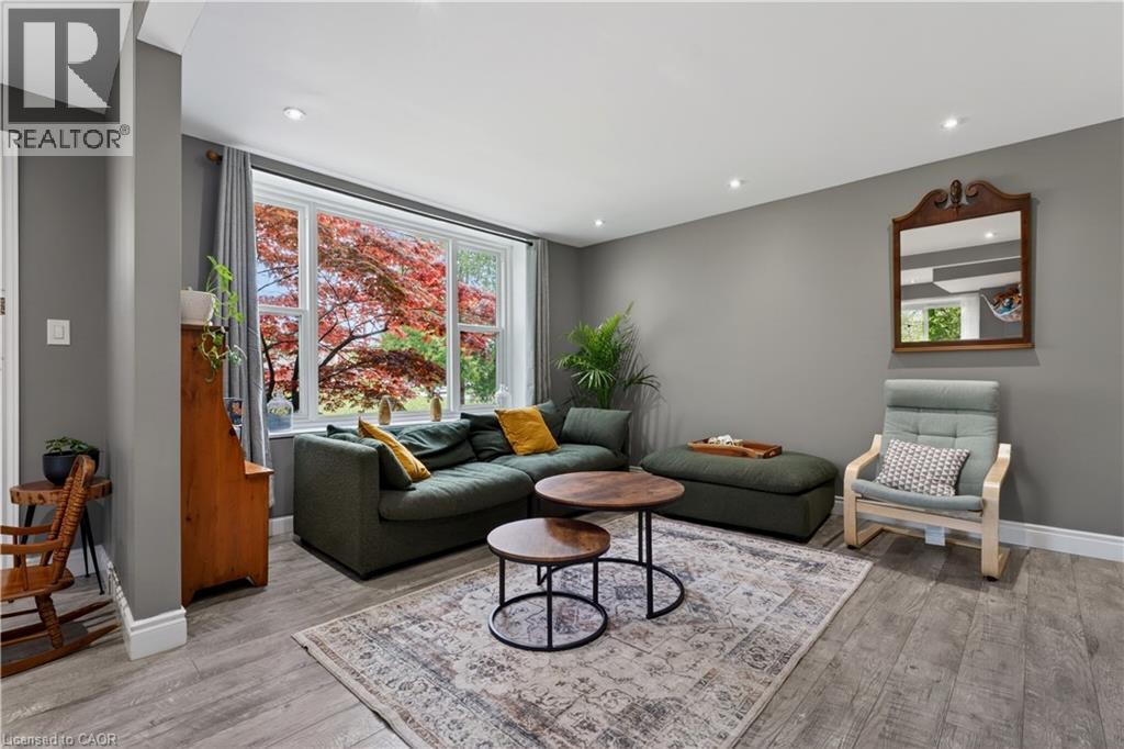 215 IONA Avenue - 11