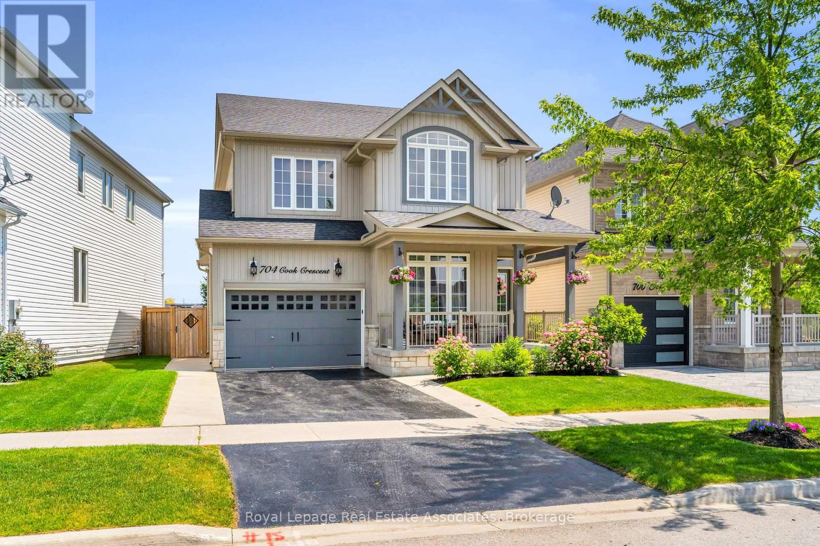 704 COOK CRESCENT - 1