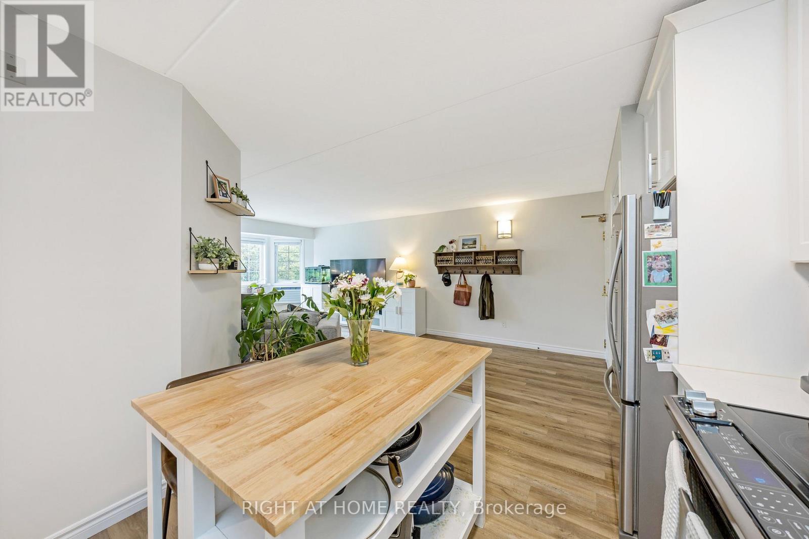 #203 264 ALMA STREET - 11