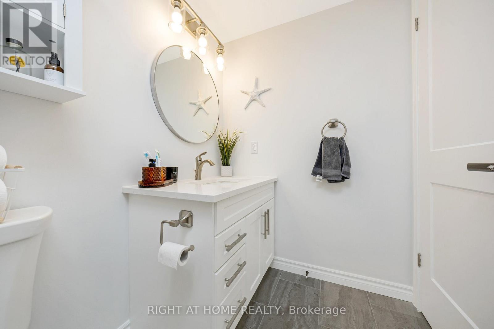 #203 264 ALMA STREET - 14