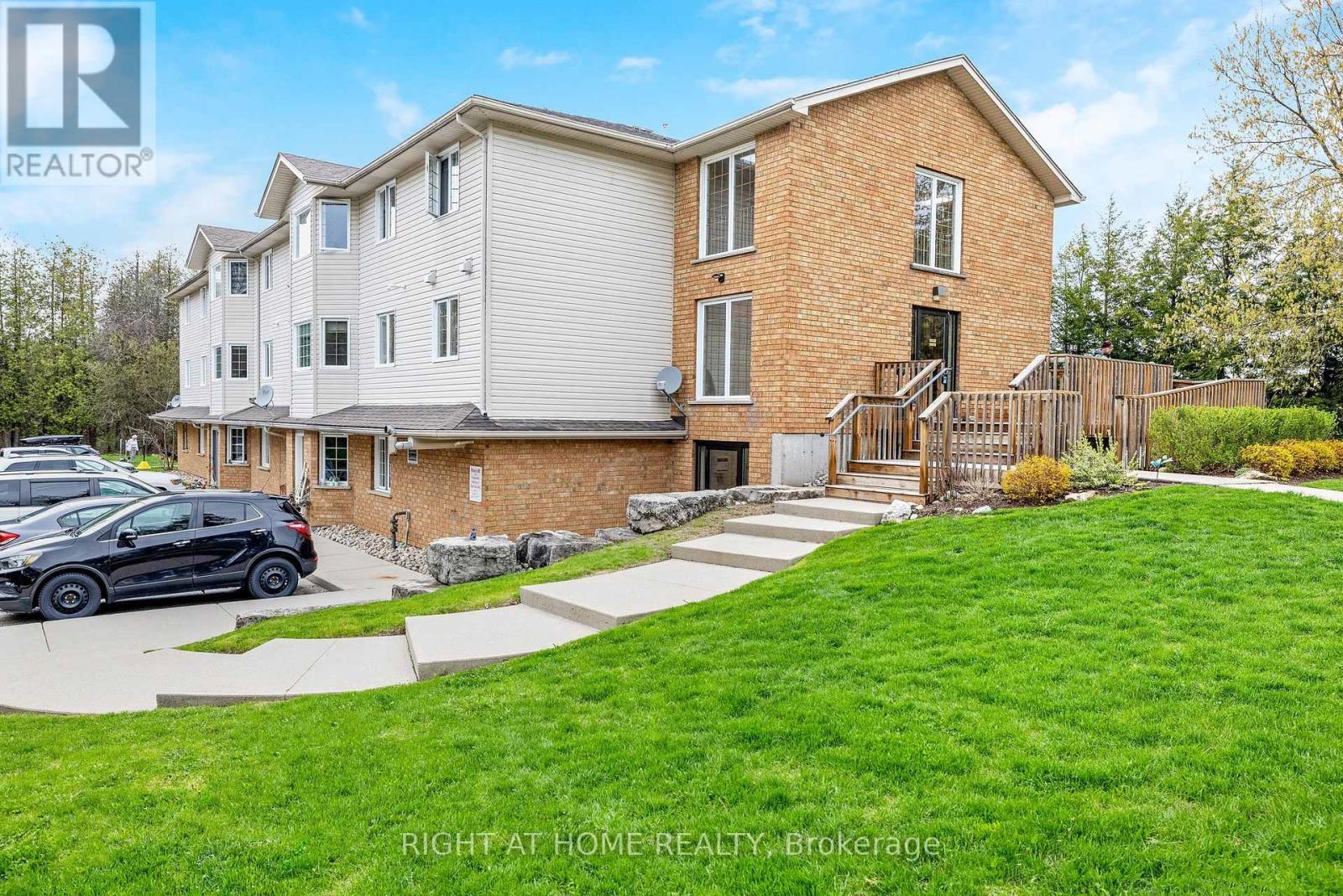 #203 264 ALMA STREET - 18